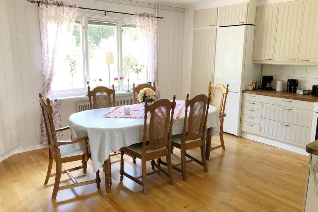 Egen Laegenhet I 2-Familjshus Pa Landet. Villa Tierp Екстериор снимка